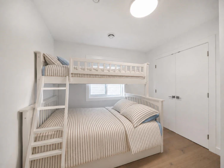1907 E 40th Avenue, Vancouver, BC, V5P 1J1 - 12