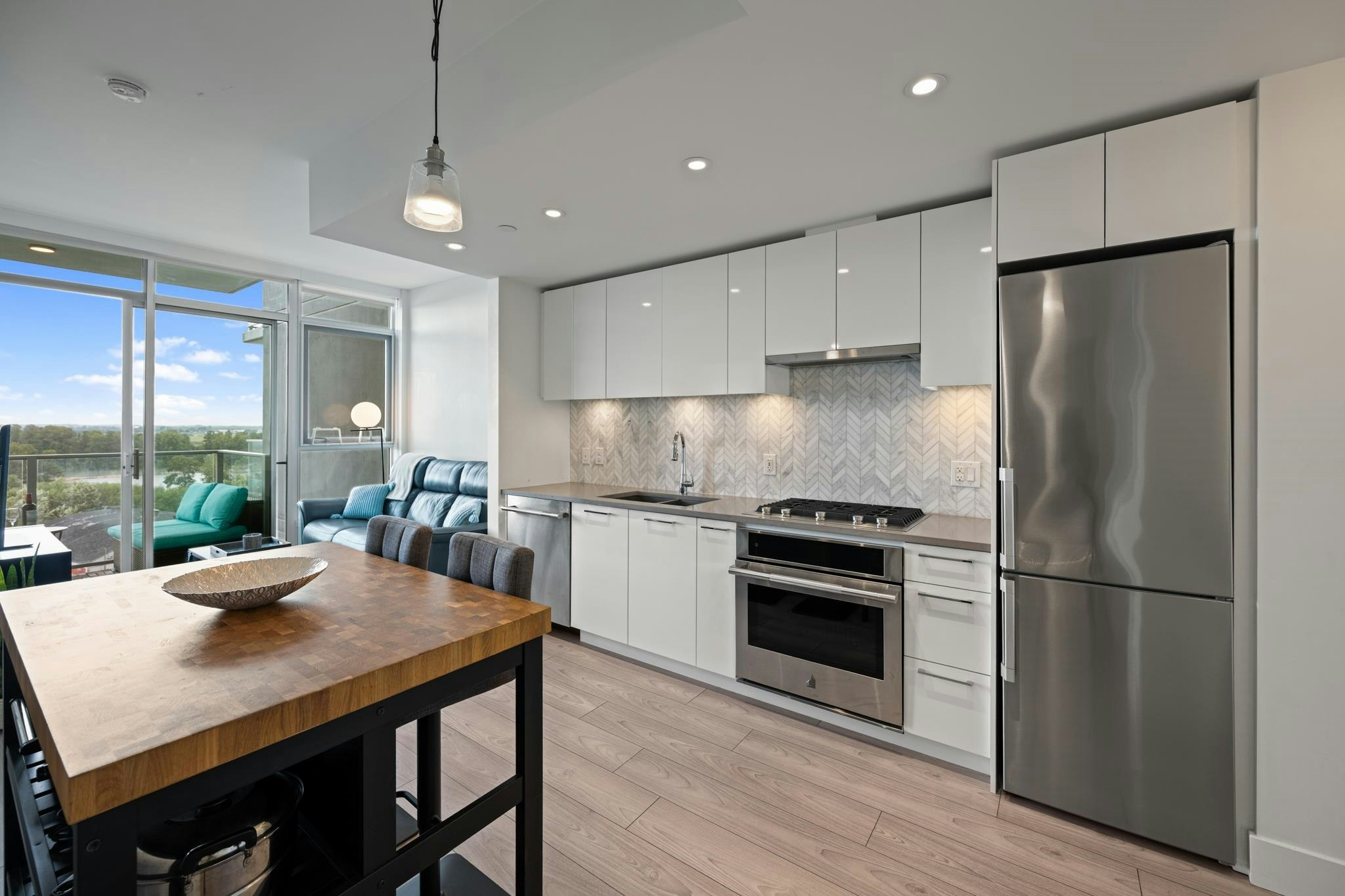 1306-3581 E Kent Avenue North Avenue - 5