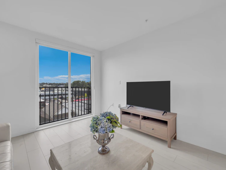 302-1120 E East Georgia Street, Vancouver, BC, V6A 0K2 - 11