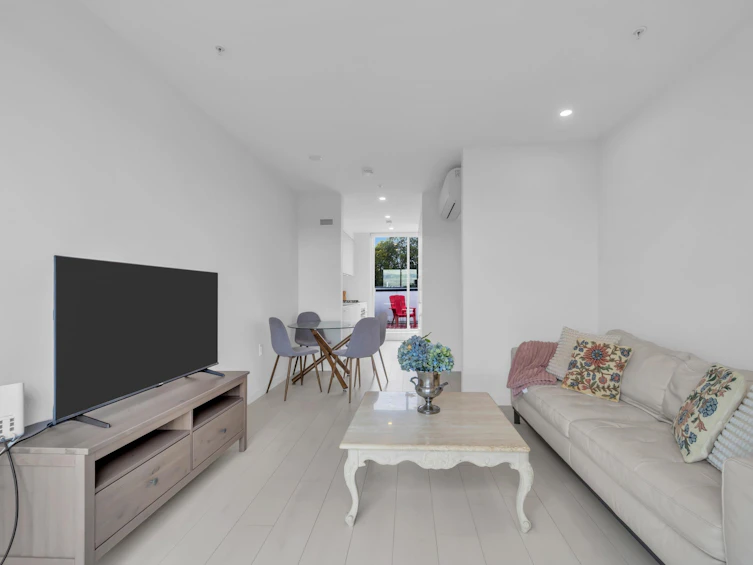 302-1120 E East Georgia Street, Vancouver, BC, V6A 0K2 - 8