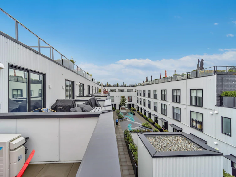 302-1120 E East Georgia Street, Vancouver, BC, V6A 0K2 - 14