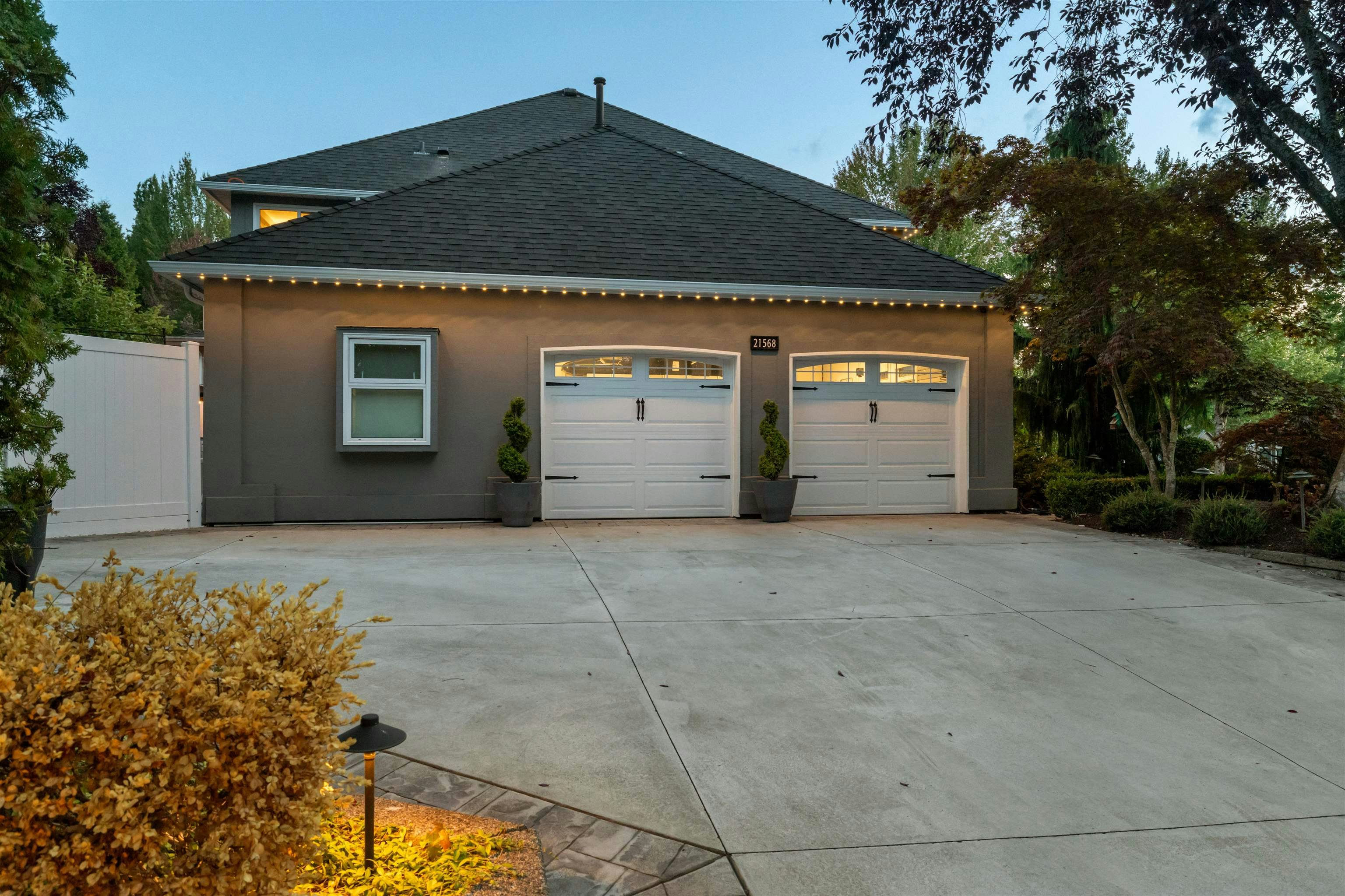21568 47 Avenue - 5
