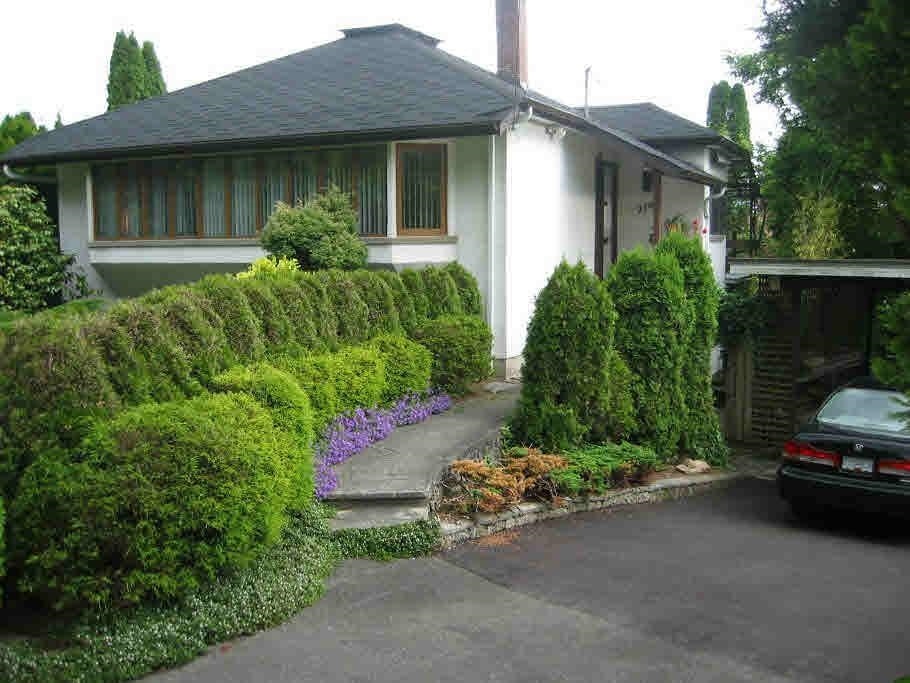 7342 Broadway Street, Burnaby, BC, V5A 1S2