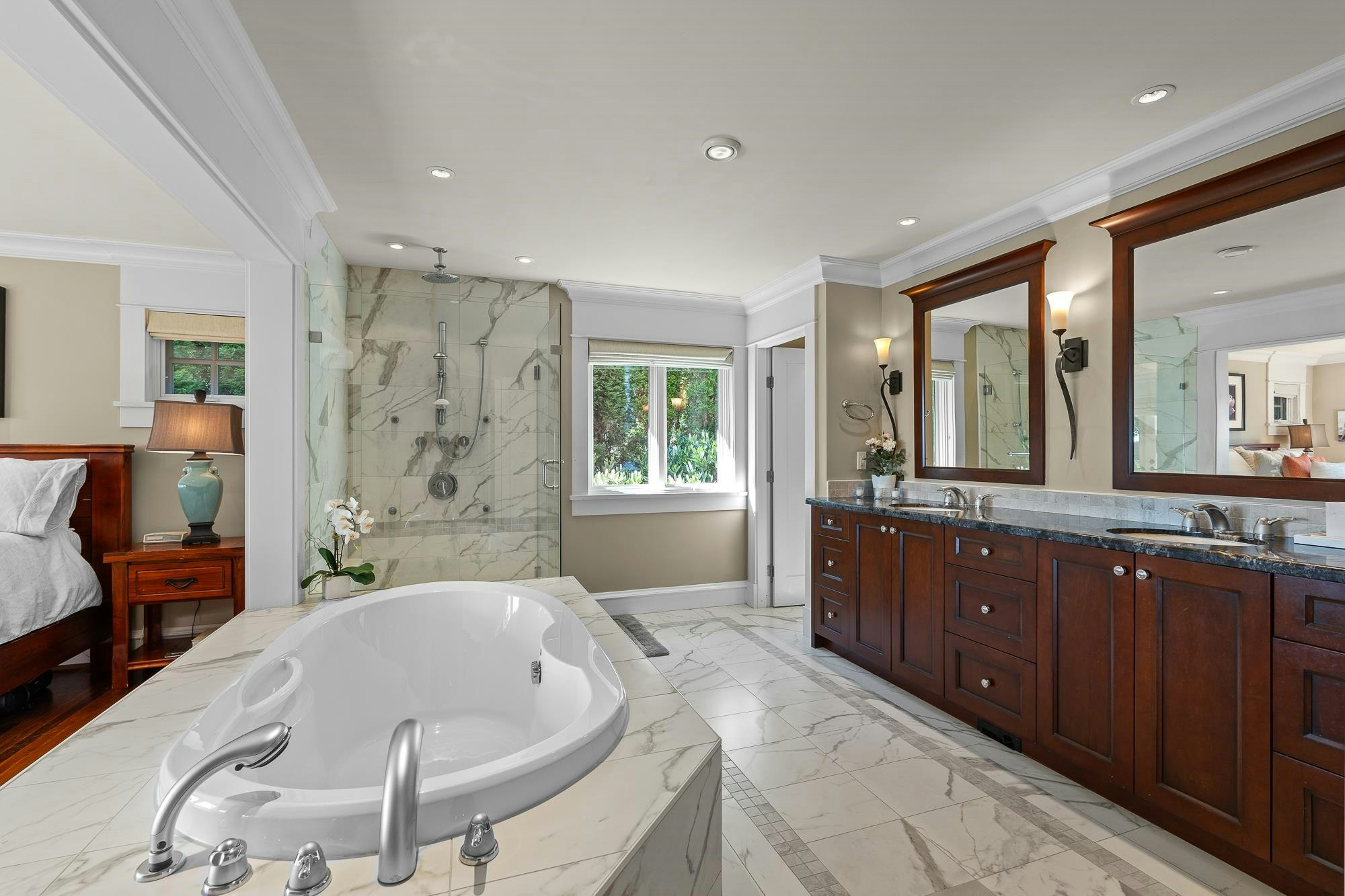 5168 Redonda Drive, North Vancouver, BC, V7R 3K3 - 11