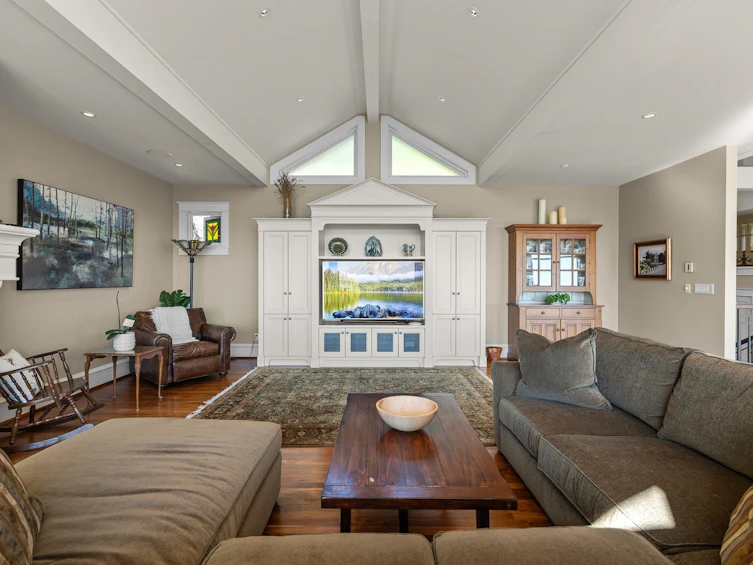 5168 Redonda Drive, North Vancouver, BC, V7R 3K3 - 7