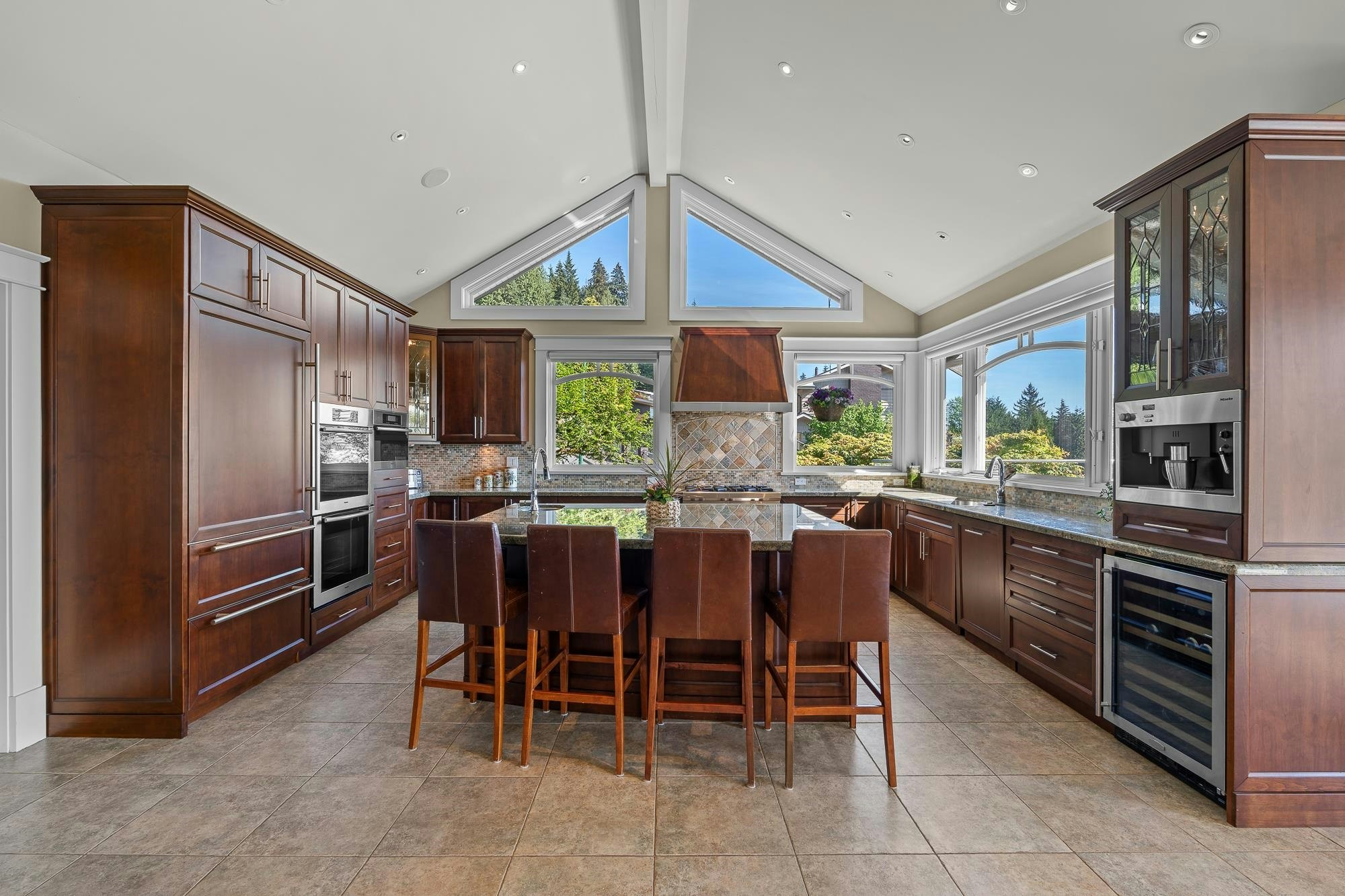5168 Redonda Drive, North Vancouver, BC, V7R 3K3 - 9