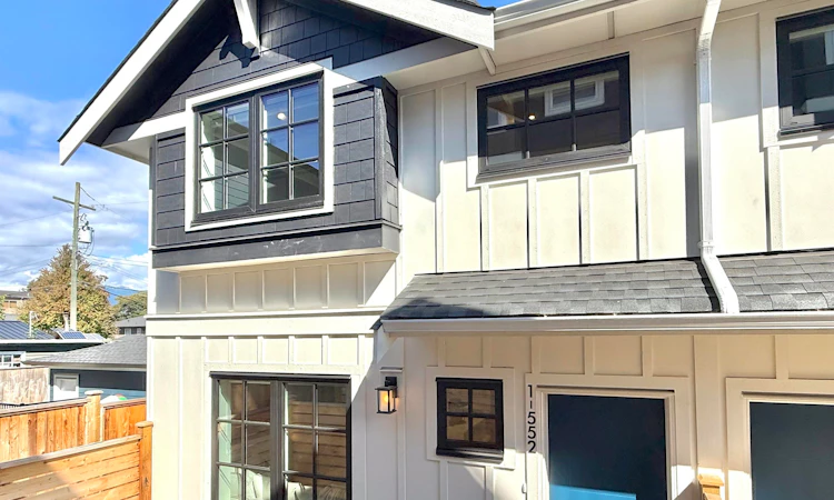 1-552 Kaslo Street