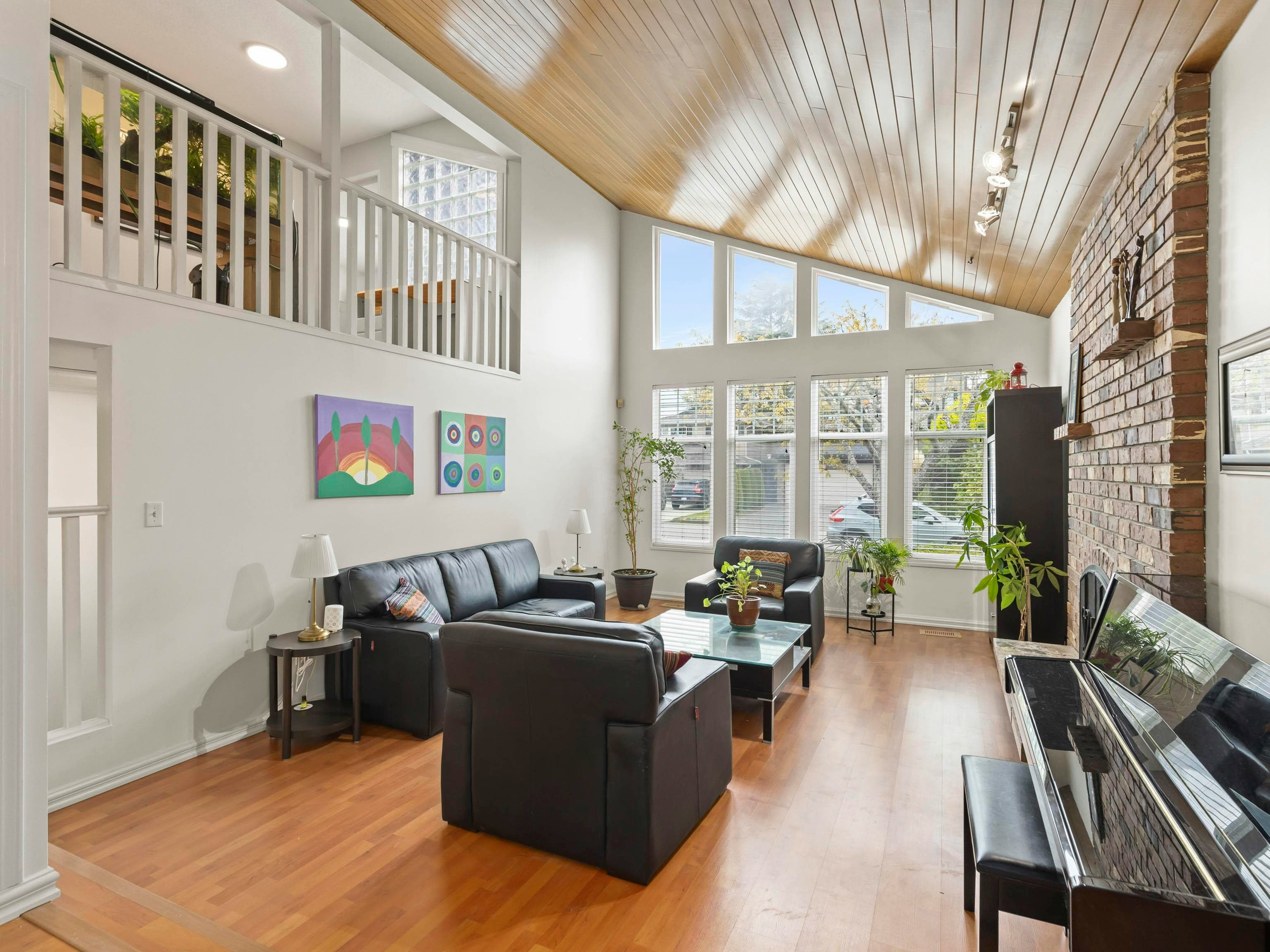 5120 Hollyfield Avenue - 3