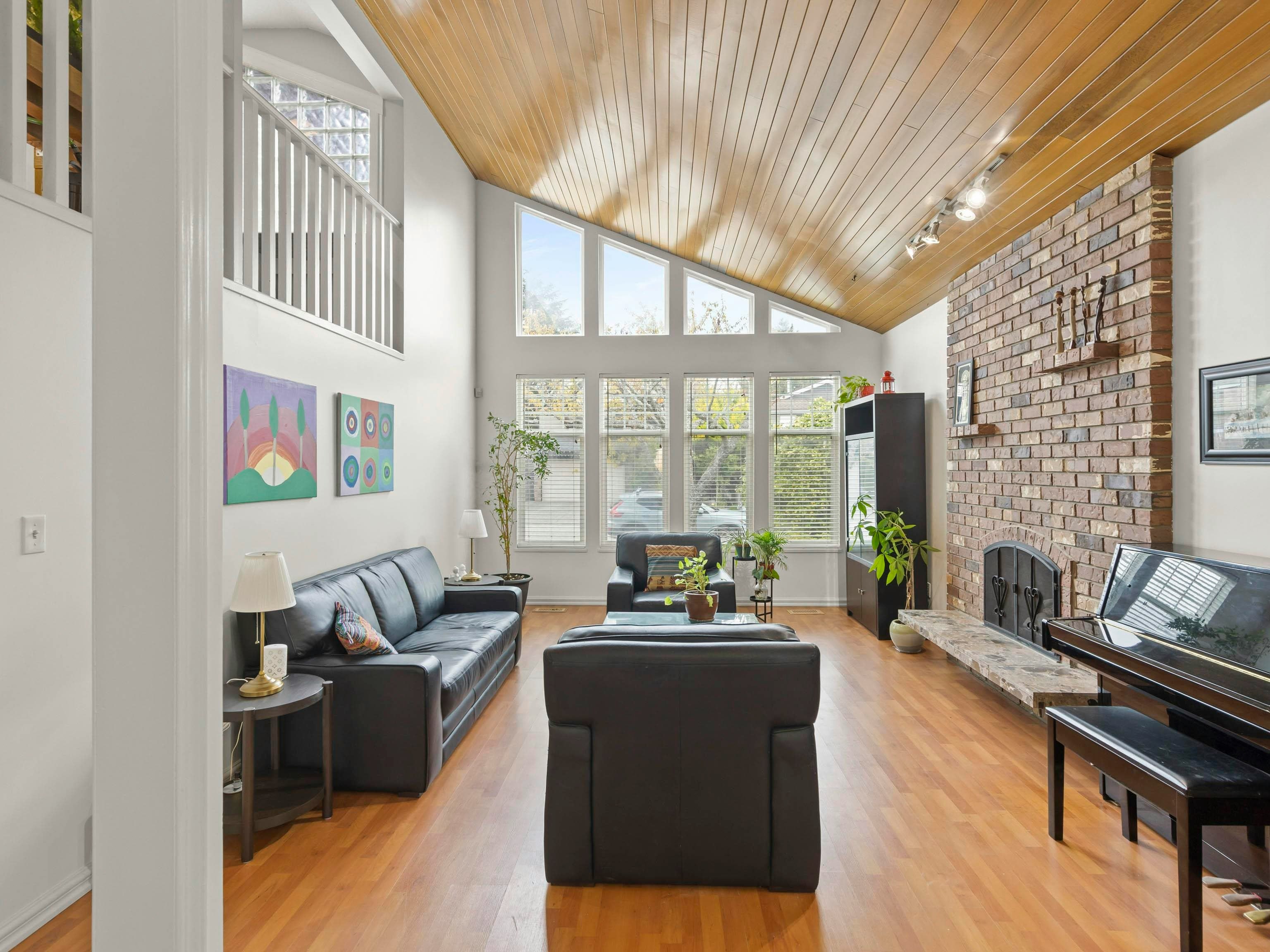 5120 Hollyfield Avenue - 4