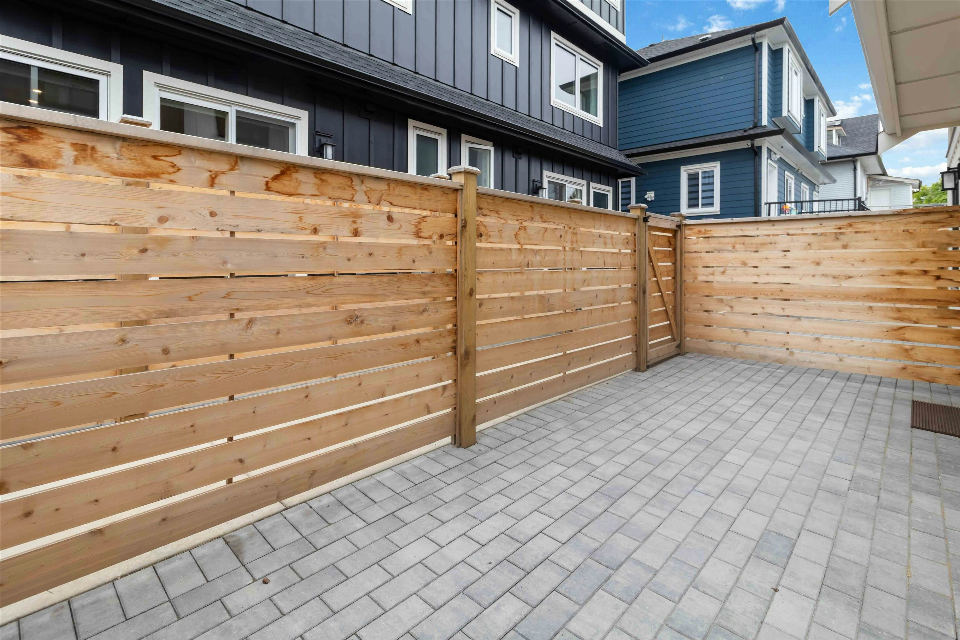 2-552 Kaslo Street, Vancouver, BC, V5K 3Z2