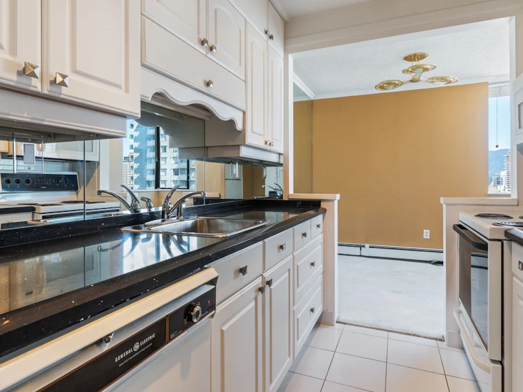 1204-1127 Barclay Street, Vancouver, BC, V6E 4C6 - 5