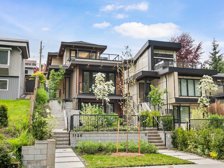 1126 Heywood Street, North Vancouver, BC, V7L 1H4