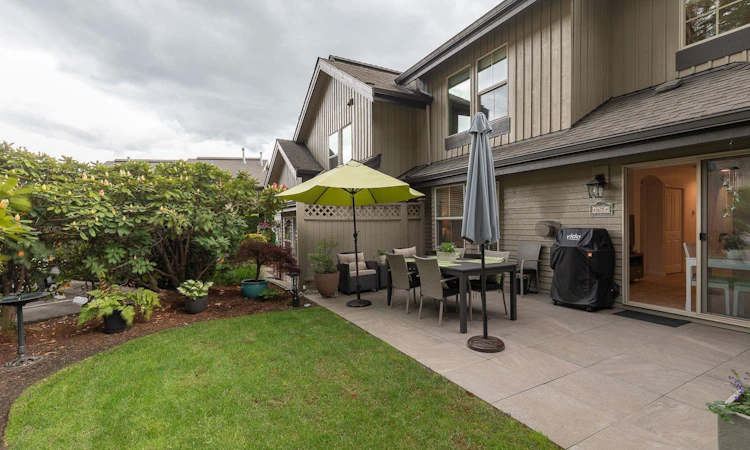 65-1550 Larkhall Crescent