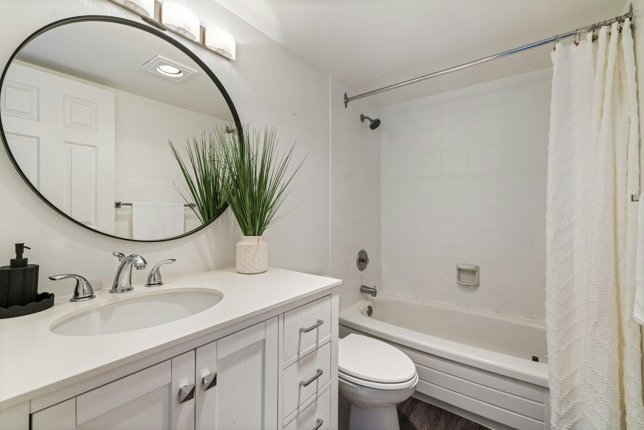 201-1147 Nelson Street, Vancouver, BC, V6E 1J3 - 24