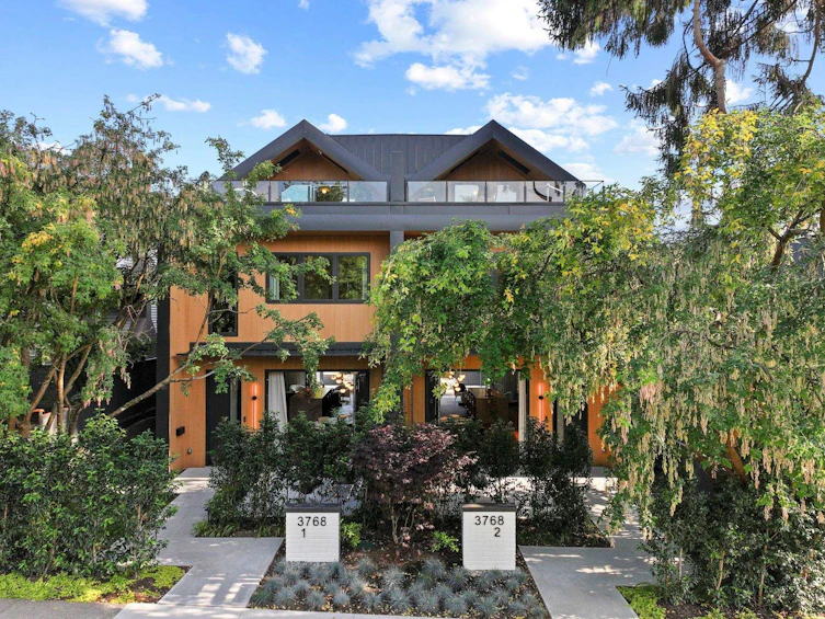 2-3768 W 2nd Avenue, Vancouver, BC, V6R 1J9