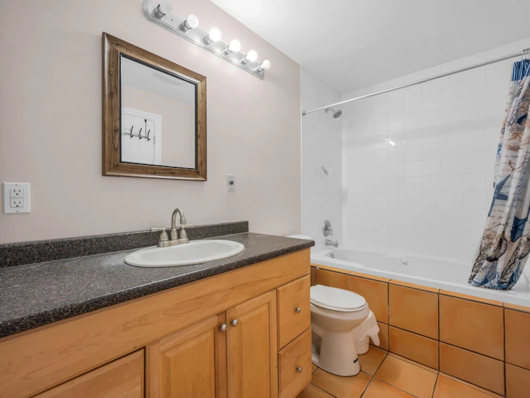 3032 Maplewood Court, Coquitlam, BC, V3E 3P3 - 35