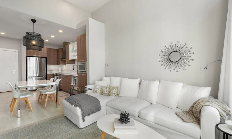 408-4690 Hawk Lane