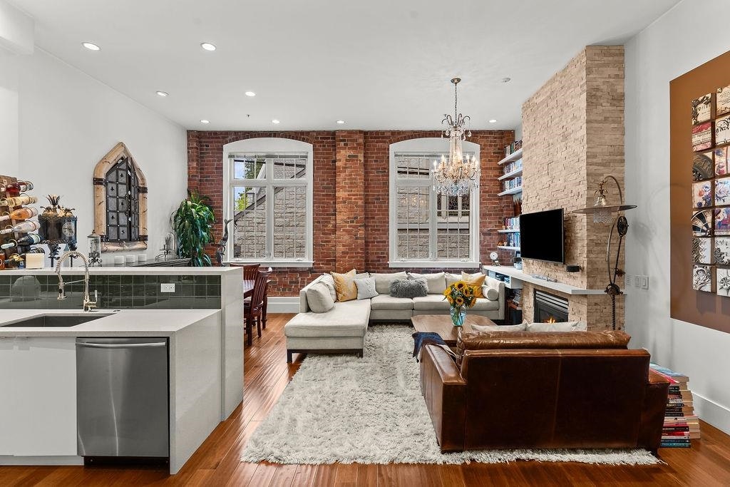 104-1811 W 16th Avenue - 3