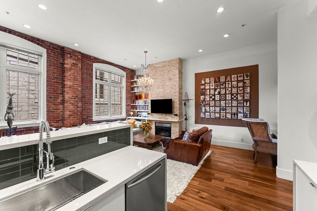104-1811 W 16th Avenue - 5