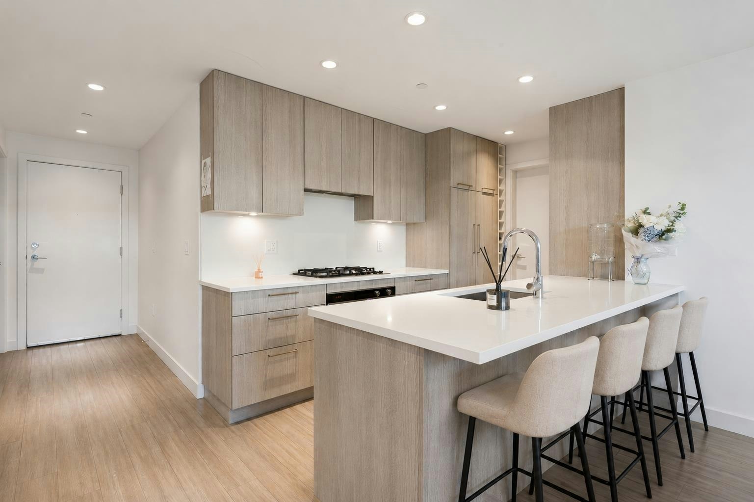 203-747 E 3rd Street - 4
