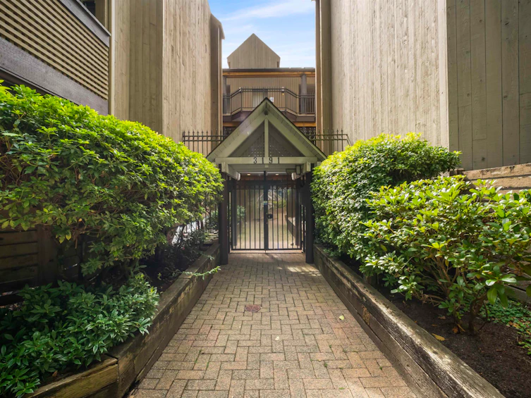 105-3191 Mountain Highway, North Vancouver, BC, V7K 2H4 - 28