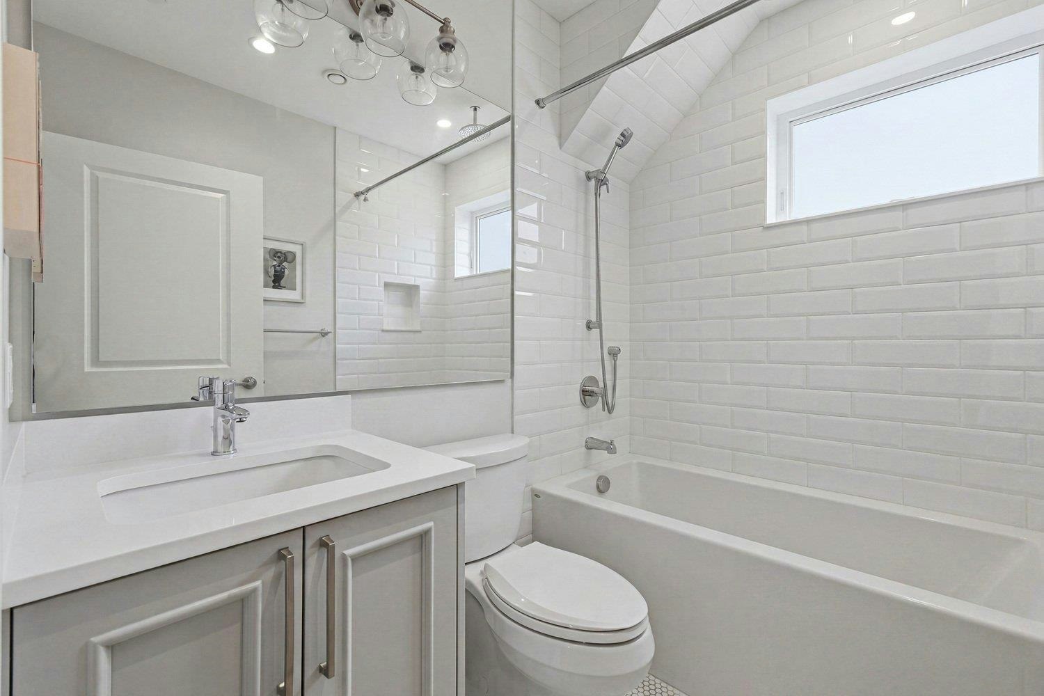 1242 E 23rd Avenue, Vancouver, BC, V5V 1Y9 - 23