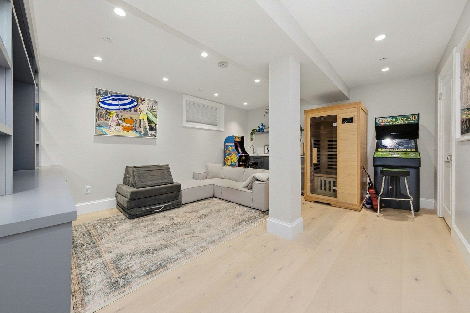 1242 E 23rd Avenue, Vancouver, BC, V5V 1Y9 - 27