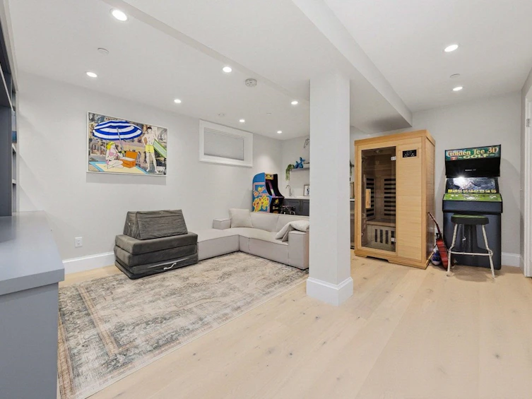 1242 E 23rd Avenue, Vancouver, BC, V5V 1Y9 - 27