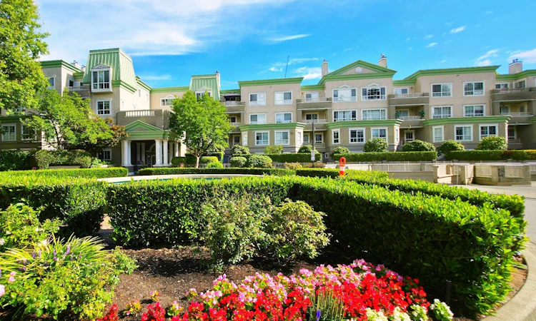 205-2970 Princess Crescent