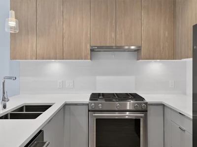 210-108 E 8th Street - 4