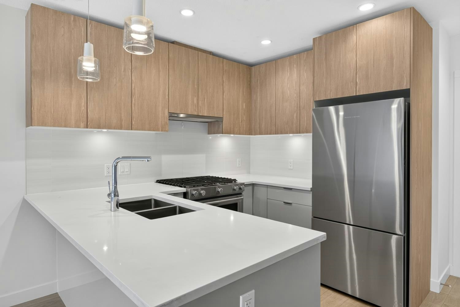 210-108 E 8th Street - 2