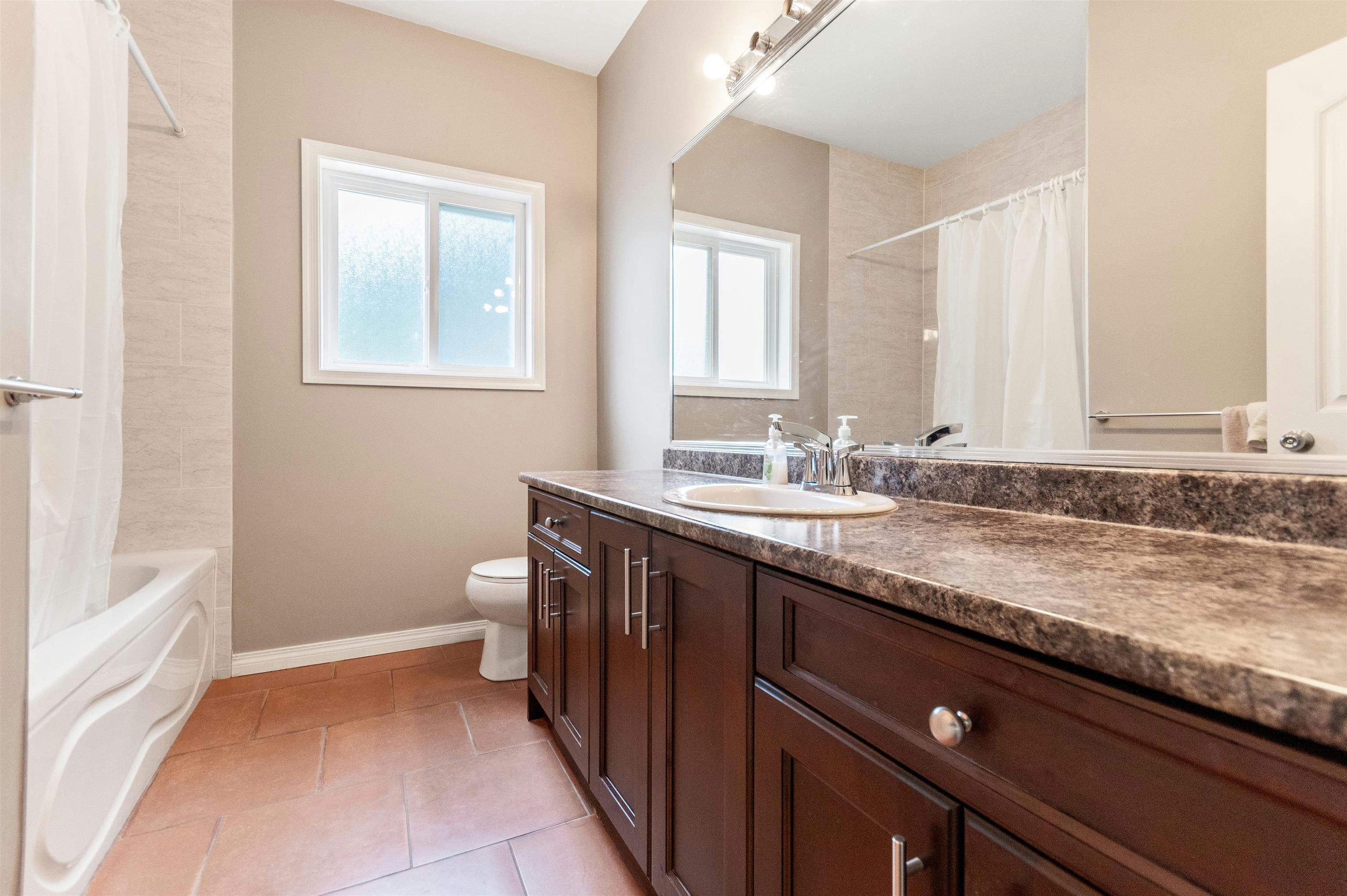 63861 Old Yale Road, Hope, BC, V0X 1L2 - 16