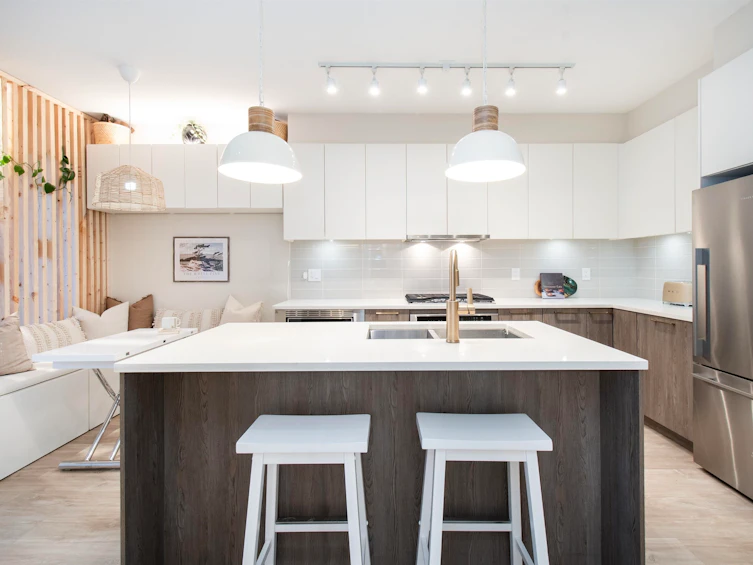 111-615 E 3rd Street, North Vancouver, BC, V7L 0G3
