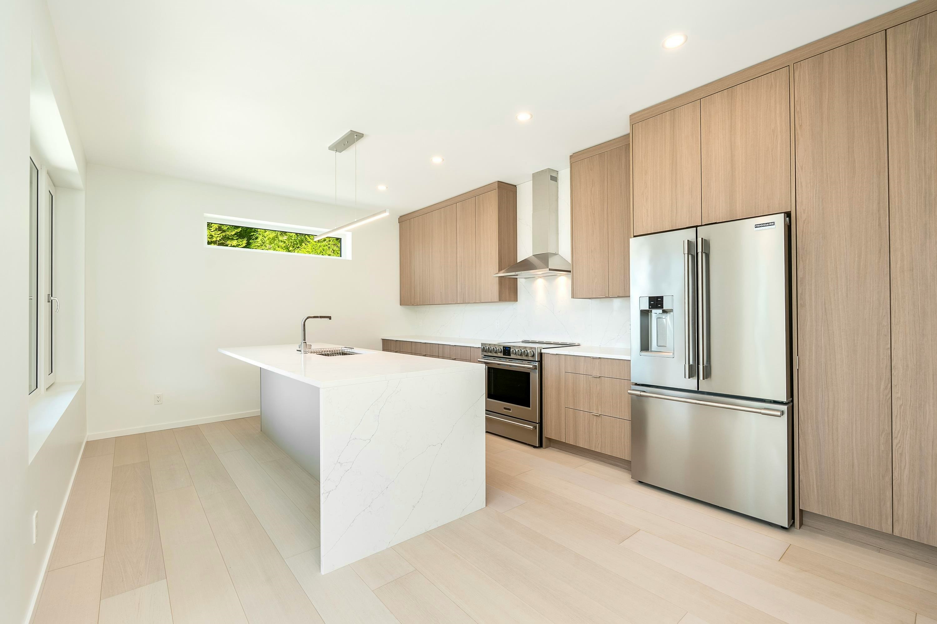 971 Marine Drive - 5