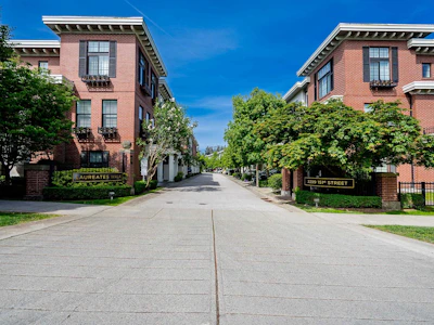 39-3399 151 Street - 2
