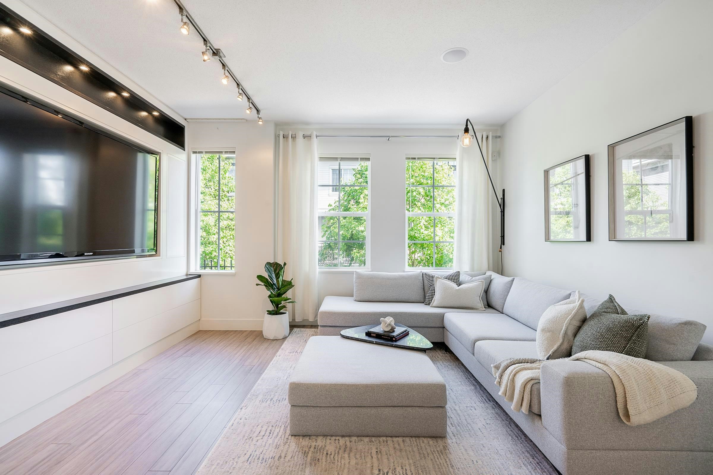 39-3399 151 Street - 4