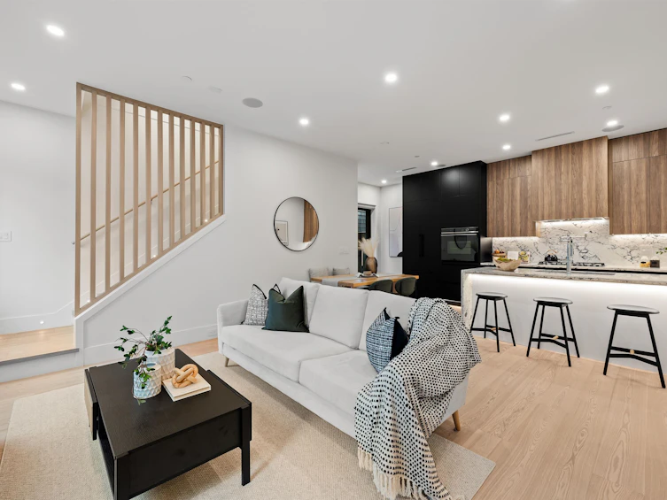 2-5034 Granville Street, Vancouver, BC, V6M 3B4