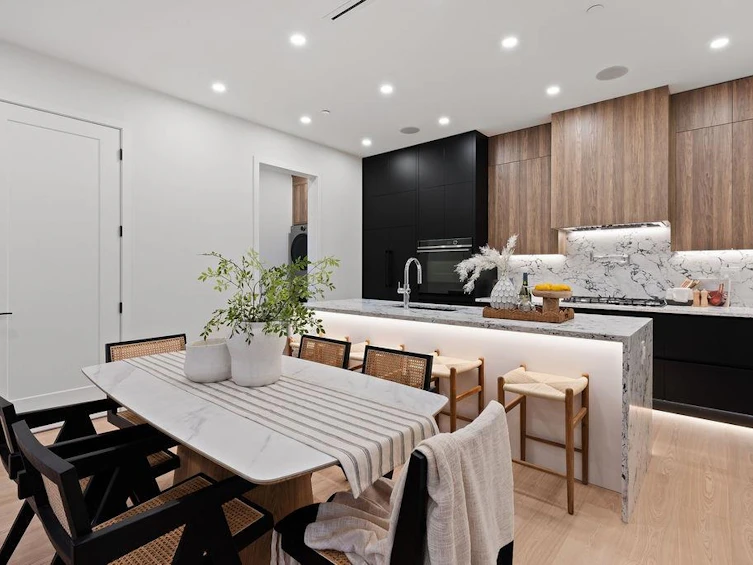 5038 Granville Street, Vancouver, BC, V6M 3B4 - 9