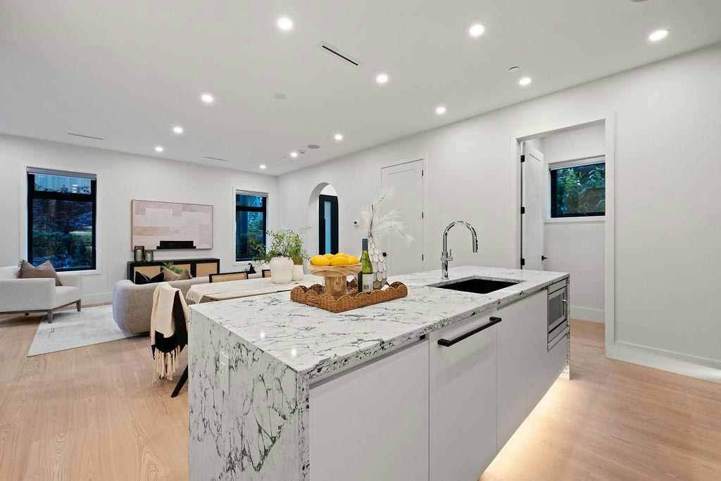 5038 Granville Street, Vancouver, BC, V6M 3B4 - 13