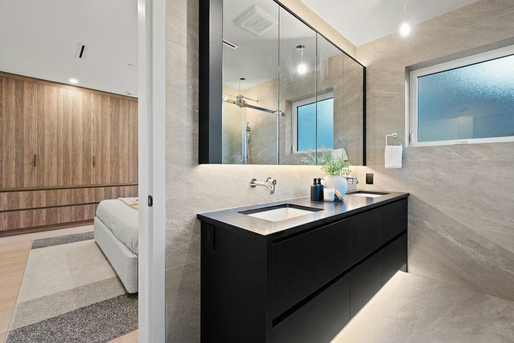 5038 Granville Street, Vancouver, BC, V6M 3B4 - 25