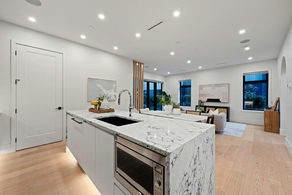 5038 Granville Street, Vancouver, BC, V6M 3B4 - 12