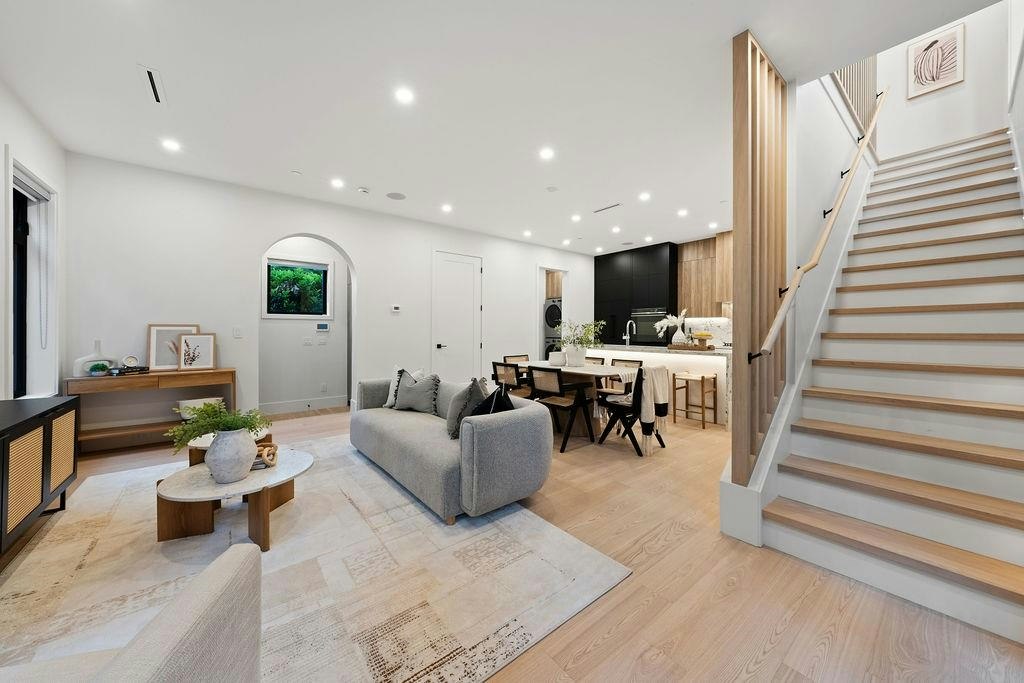 5038 Granville Street, Vancouver, BC, V6M 3B4 - 17