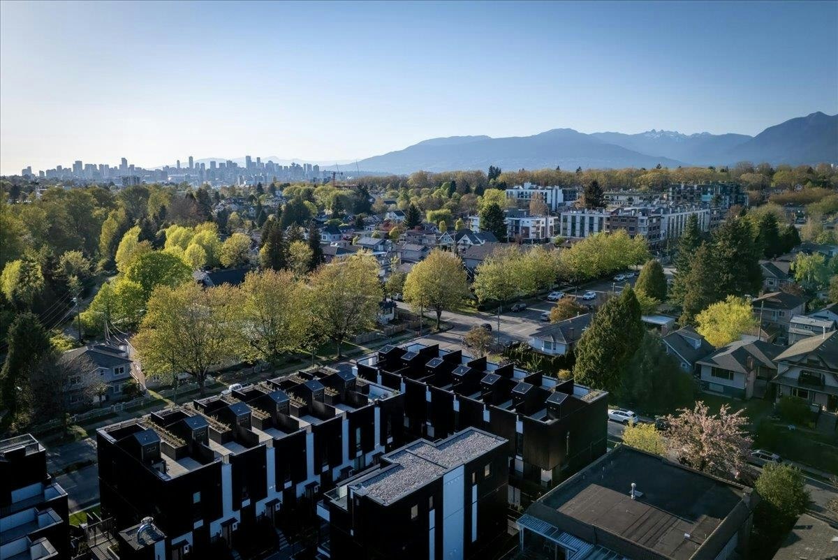 231-2830 Nanaimo Street - 4