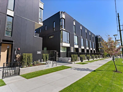 231-2830 Nanaimo Street - 5