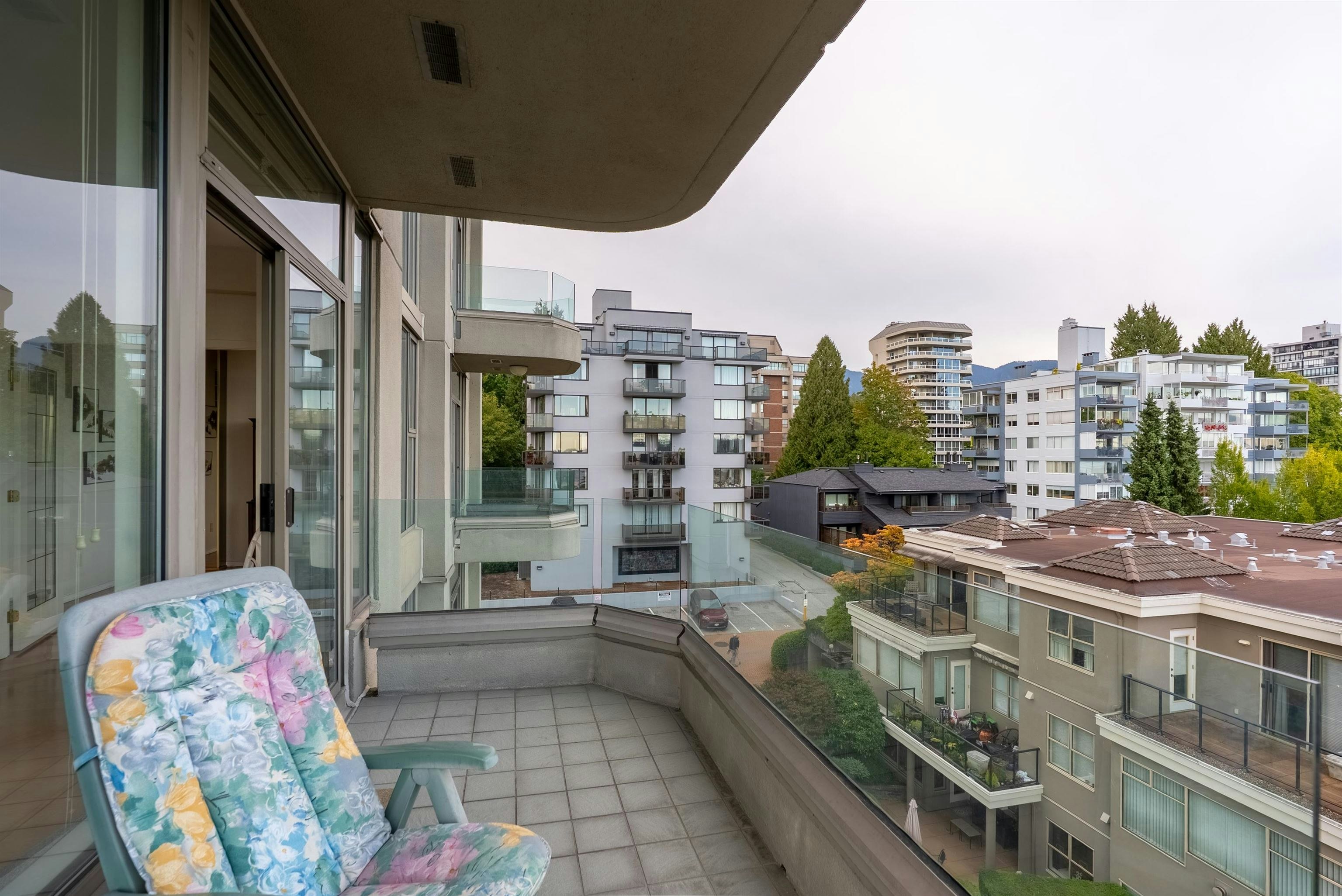 502-570 18th Street, West Vancouver, BC, V7V 3V7 - 18