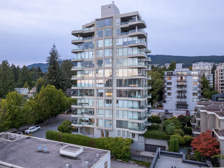 502-570 18th Street, West Vancouver, BC, V7V 3V7