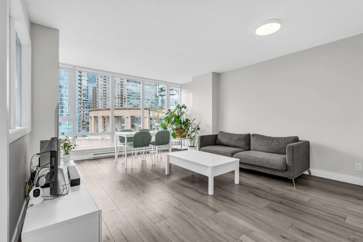 1805-788 Hamilton Street - 3