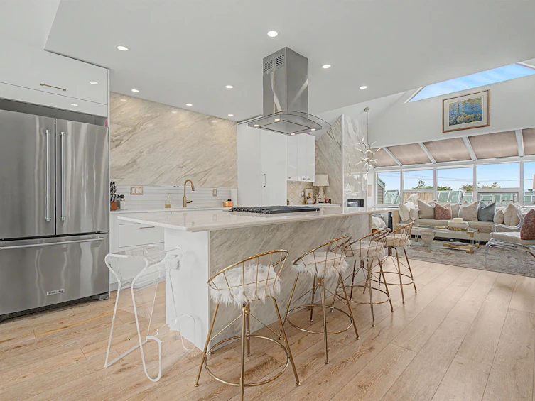 1115 Elm Street, Surrey, BC, V4B 3R9
