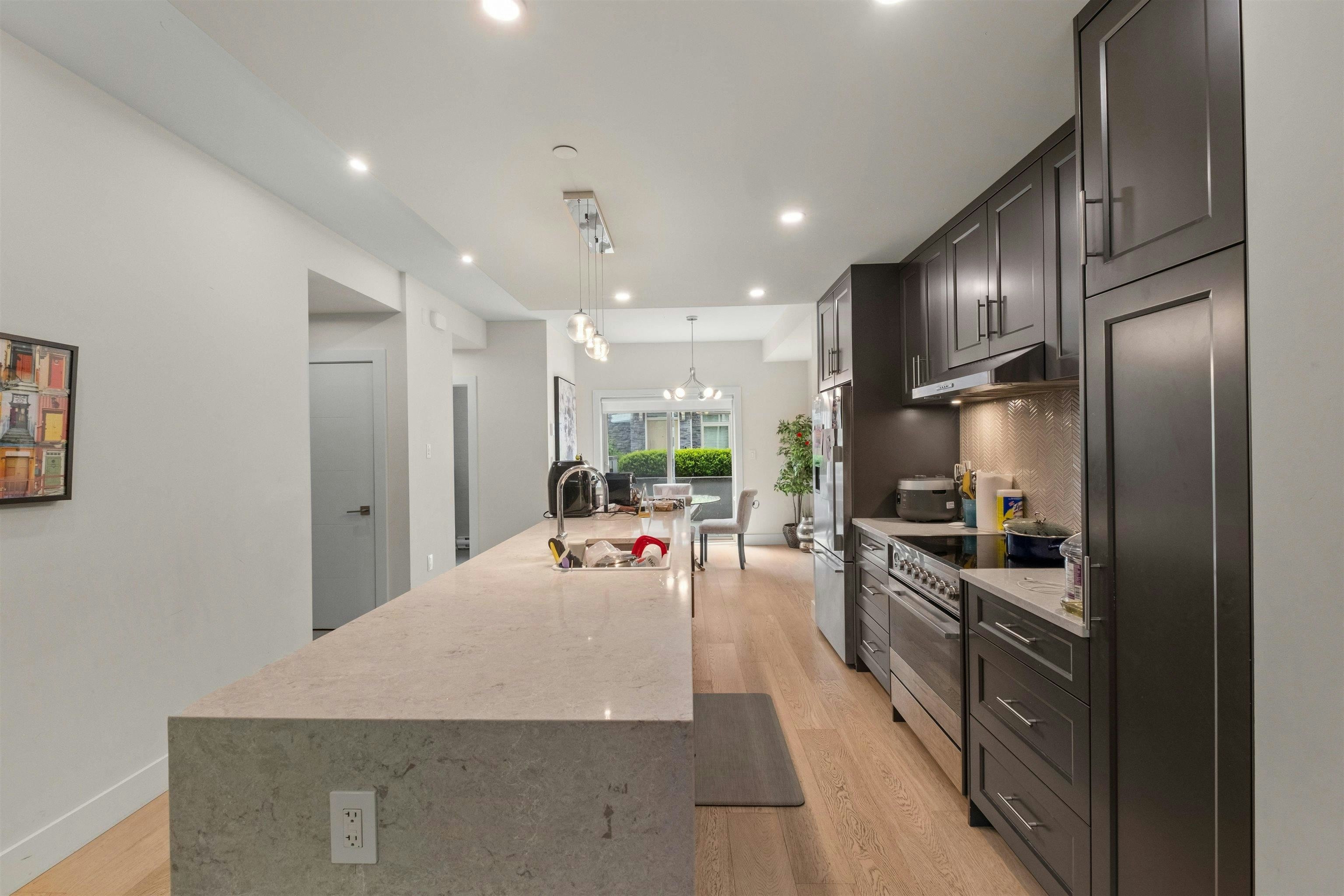 5-115 W Queens Road - 3