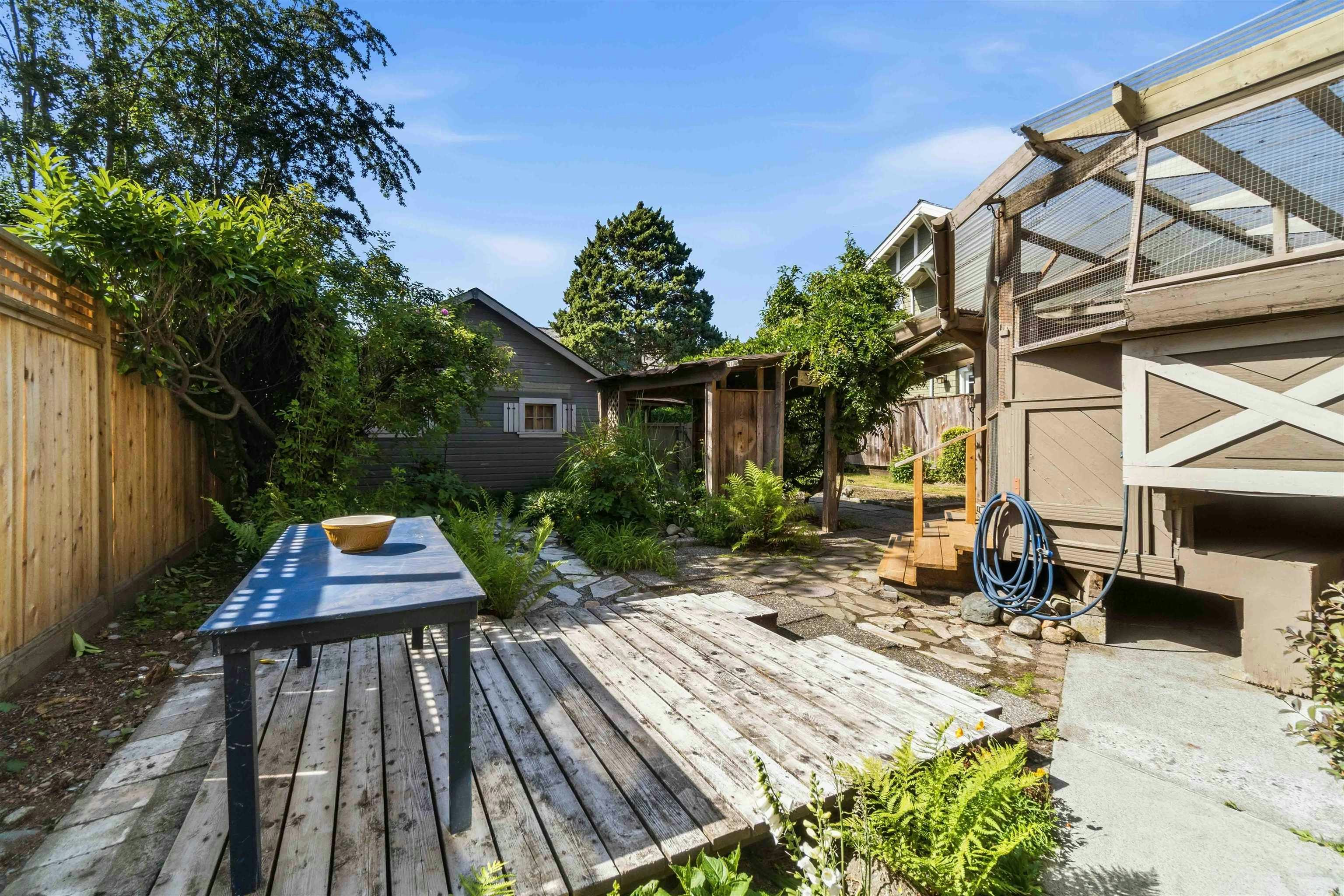 205 Fourth Avenue, New Westminster, BC, V3L 1N5 - 27